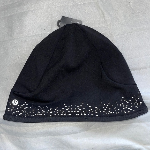 lululemon athletica Accessories - Lululemon Cold Terrain Run Beanie